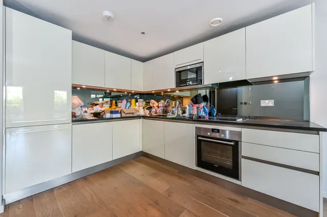 Photo 2 — Apartment 8, 9 Blackthorn Avenue, London