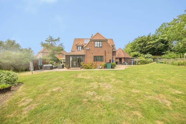 Photo 3 — Chamberlin Close, Bildeston, Ipswich