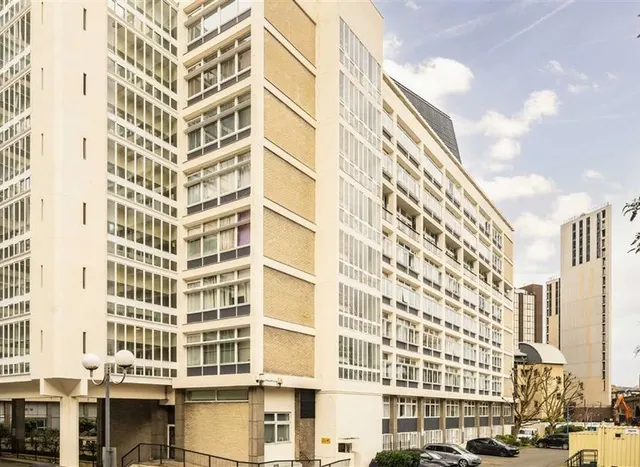 Newington Causeway, Elephant & Castle, SE1, photo 1