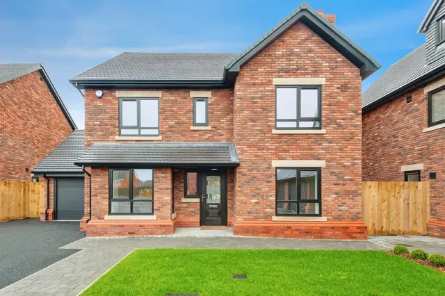 Victoria Place, Widnes, WA8, photo 2