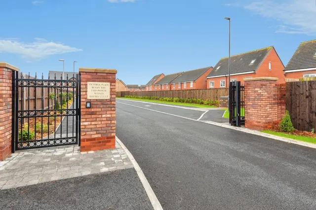 Victoria Place, Widnes, WA8, photo 3
