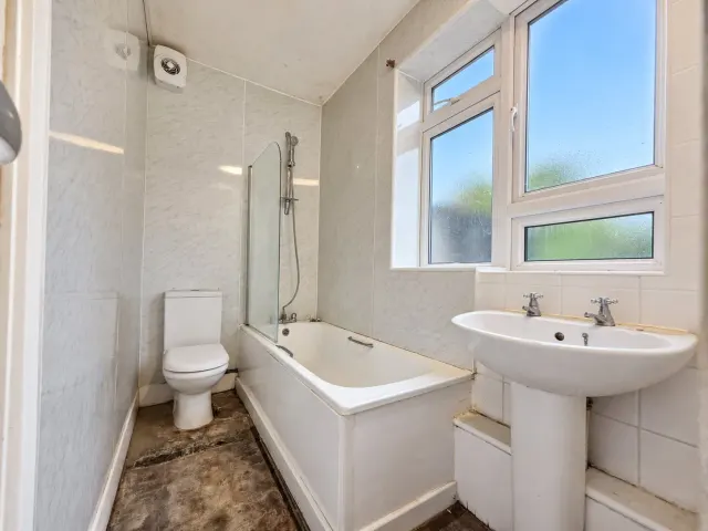 Boreham Avenue, London, E16, photo 3