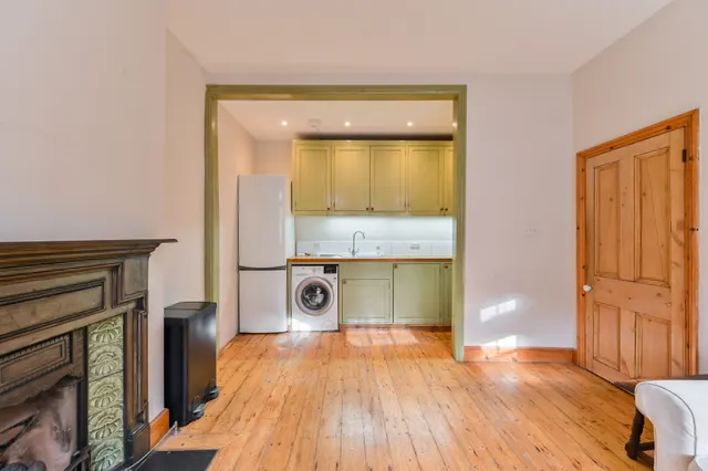 Photo 3 — Flat 1, 45 Morat Street, London