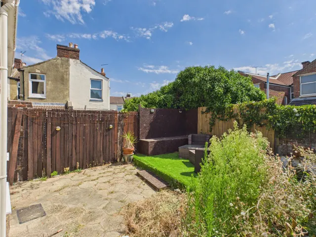 Hampshire Street, Fratton, PO1, photo 3