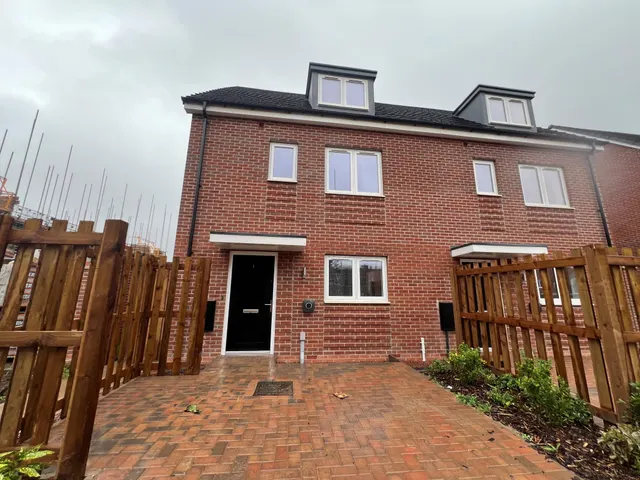 Lock Loop Way, Birmingham, B16, photo 1