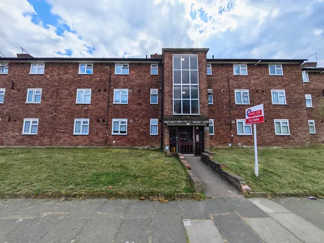 Wilsmere Drive, Northolt, UB5, photo 1