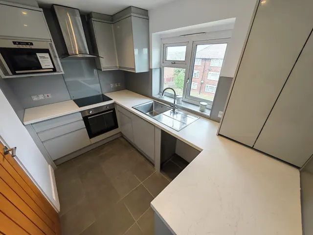 Wilsmere Drive, Northolt, UB5, photo 3