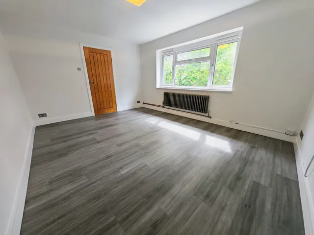 Wilsmere Drive, Northolt, UB5, photo 2