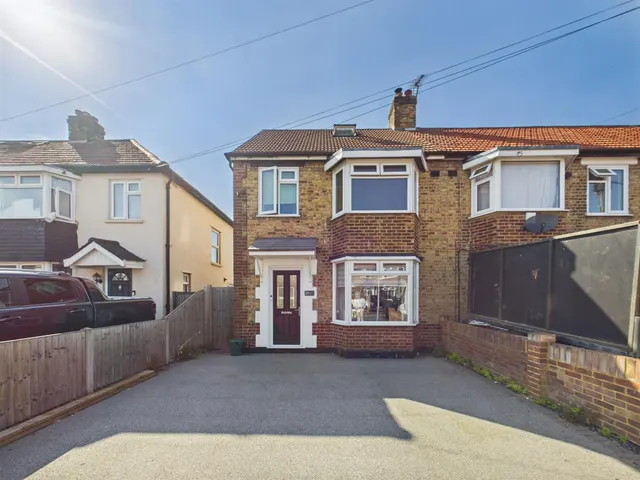 Berkeley Road, Uxbridge, UB10 9DY, photo 1