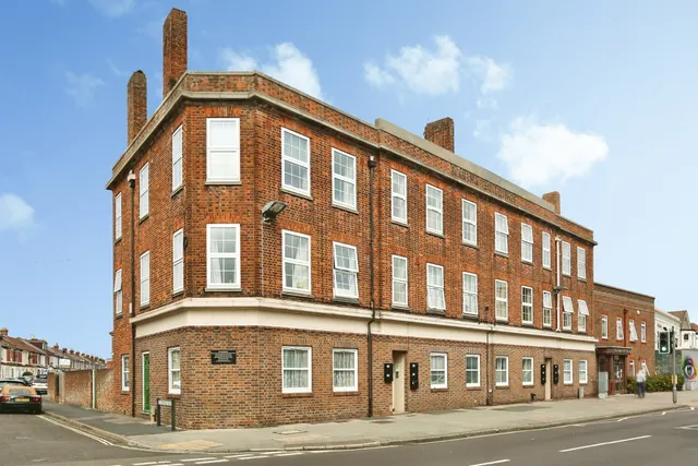 Stoke Road, Gosport, photo 1