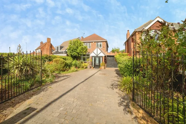 Beck Lane, SUTTON-IN-ASHFIELD, Nottinghamshire, NG17, photo 1