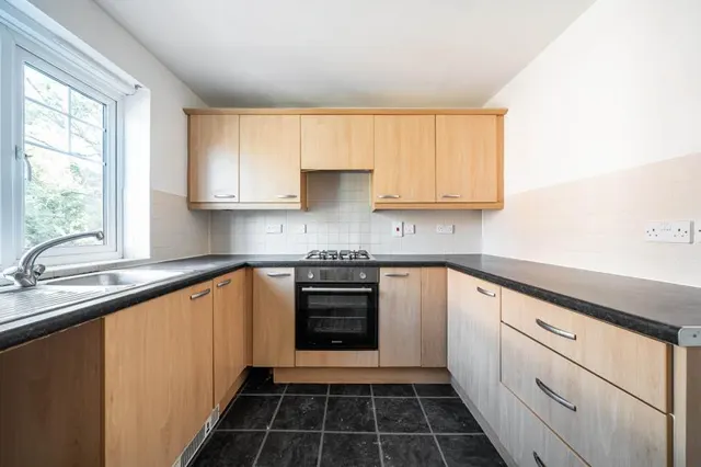 Staniland Court, Abingdon, OX14, photo 2