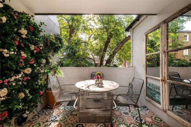 2 bedroom house, Codrington Mews, Notting Hill, W11