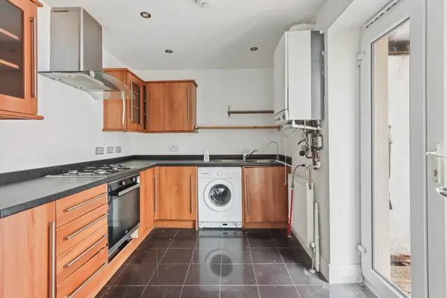 Photo 3 — Woodland House, Woodland Road, N11 1PN