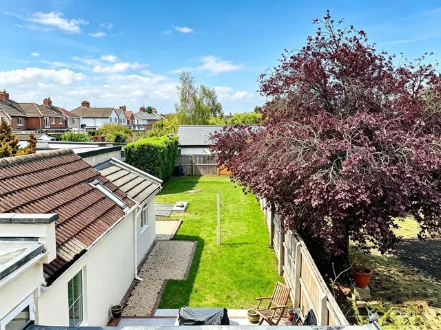 Photo 3 — Nythe Road, Swindon, Wiltshire, SN3 4AW