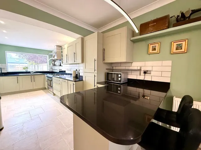 Nythe Road, Swindon, Wiltshire, SN3 4AW, photo 1