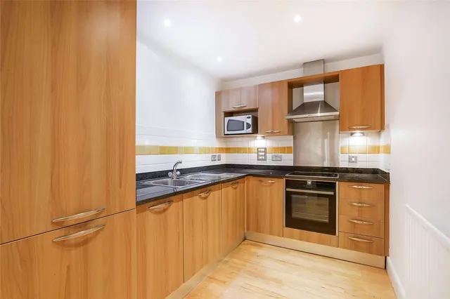 Photo 2 — Vincent Square, Silvertown House, Westminster, London, SW1P 2PQ