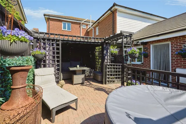 Robin Hood Street, Newport, PO30, photo 1