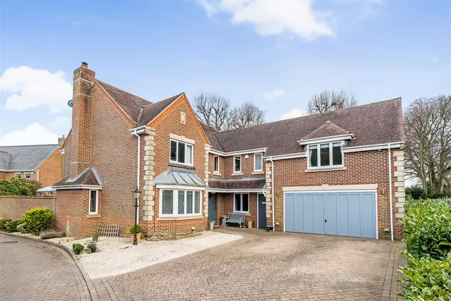 The Cedars, Fareham, photo 1