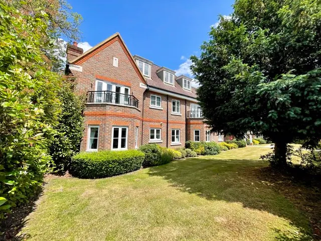 40, Gregories Road, Beaconsfield HP9 1GE, photo 1