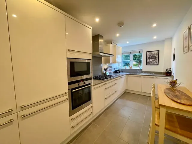 Photo 2 — 40, Gregories Road, Beaconsfield HP9 1GE