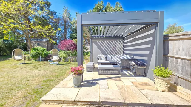 Sondes Place Drive, Dorking, RH4, photo 3