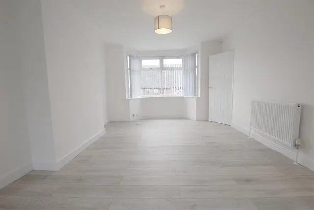 Grange Road, Eldwick, BD16, photo 3
