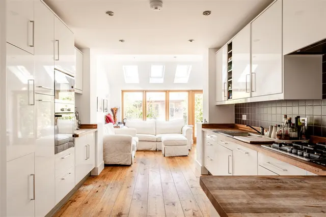 Aldbourne Road, London, W12, photo 2