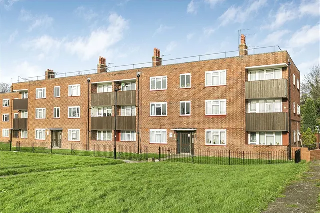 Field Lane, Brentford, TW8, photo 2