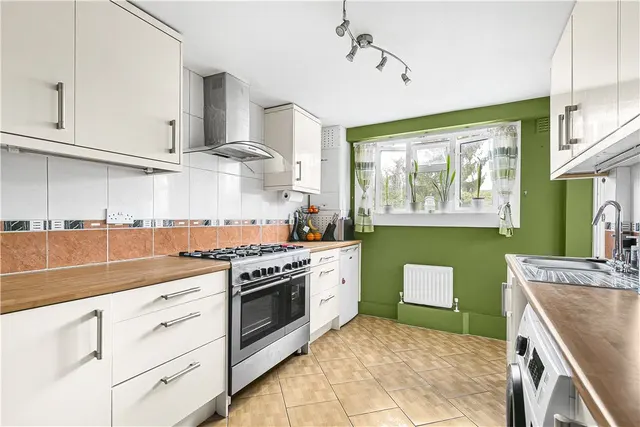 Field Lane, Brentford, TW8, photo 1
