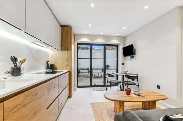Netherford Road, London, SW4 6AF, photo 1