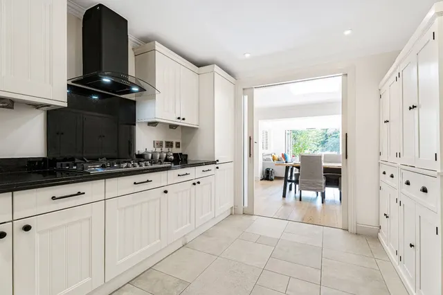 West Heath Gardens, Hampstead, NW3, photo 3