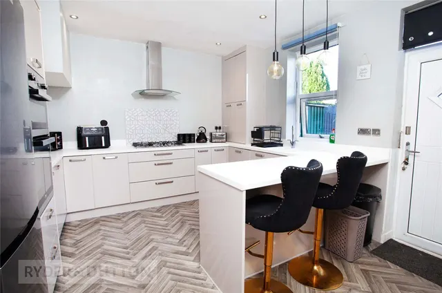 Abbey Crescent, Heywood, OL10, photo 3