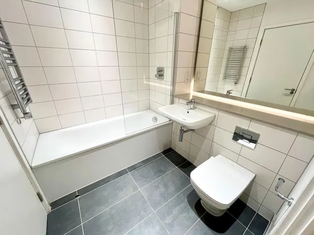 Local Crescent, Manchester, M5, photo 3