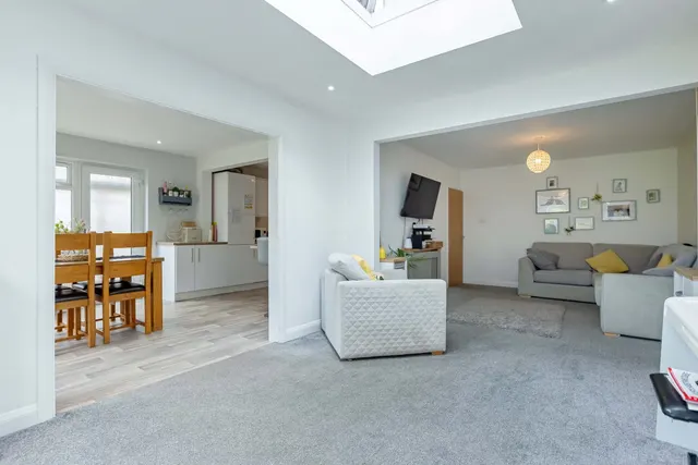 Photo 3 — Vale Avenue, Findon Valley, Worthing, BN14