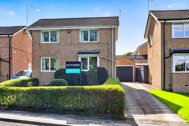 Beningborough Drive, Harrogate, photo 1