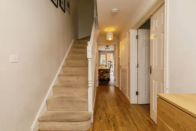 Loop Road, Mangotsfield, BS16, photo 2