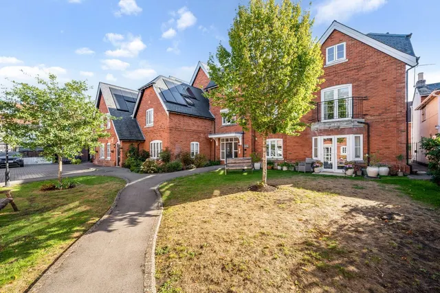 Lyndhurst, SO43, photo 1