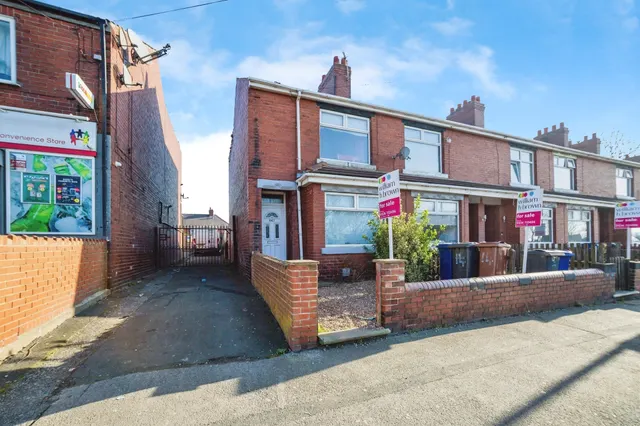 High Street, Shafton, Barnsley, photo 1