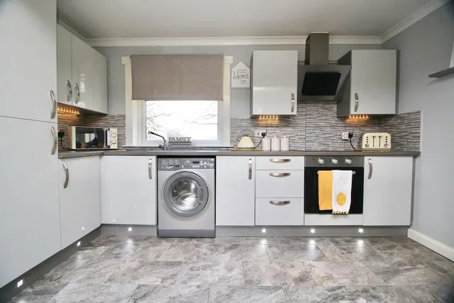 Oak Road, Abronhill, G67 3LD, photo 1