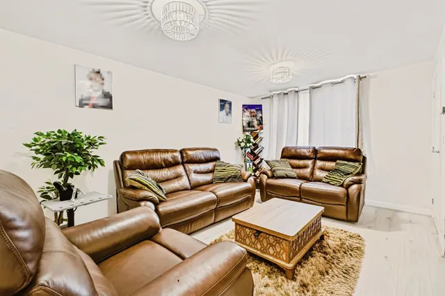 Whistlefields Close, Moulton, NN3, photo 2