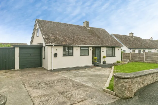 Rhianfa, Benllech, LL74, photo 1