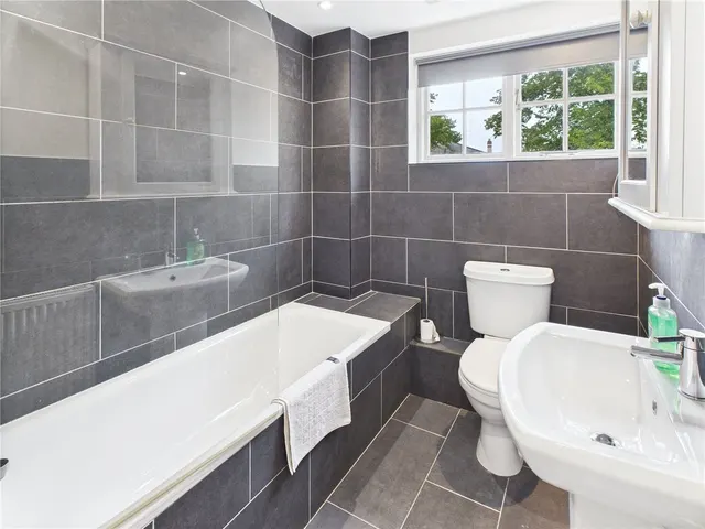 Photo 2 — Adelaide Road, Leamington Spa, Warwickshire, CV31