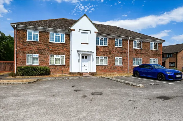 Kingfisher Walk, Ash, Guildford, Surrey, GU12 6RF, photo 1