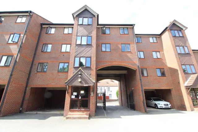 Nightingale Court, Luton, LU3, photo 1