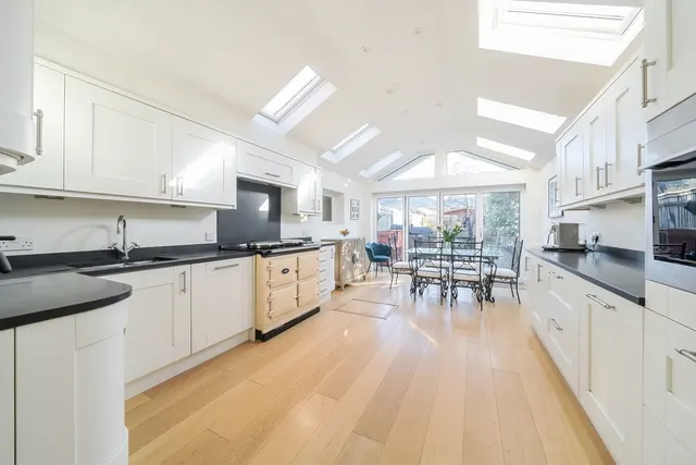 Middle Brook Street, Winchester, SO23, photo 2