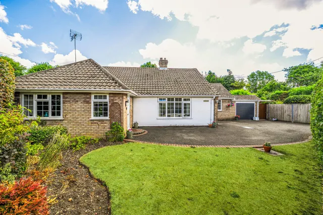 Brookside Pankridge Street, Crondall, Farnham, GU10 5RQ, photo 1