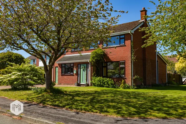 Rilston Avenue, Culcheth, Warrington, WA3 4PE, photo 1
