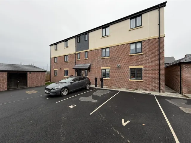 Howley Avenue, Churwell, LS27, photo 1