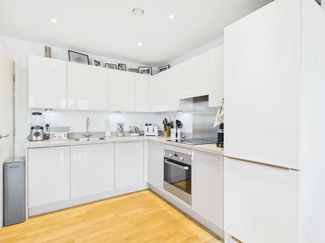 Windsor Road, Slough, SL1, photo 3